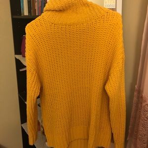 Hollister turtleneck sweater
